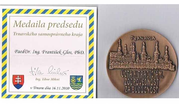 Udelenie medaily predsedu TTSK PaedDr. Ing. Františkovi Glosovi, PhD.